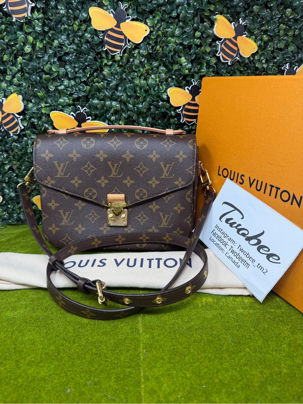 Authentic Louis Vuitton Monogram Canvas Pochette Metis Crossbody Bag